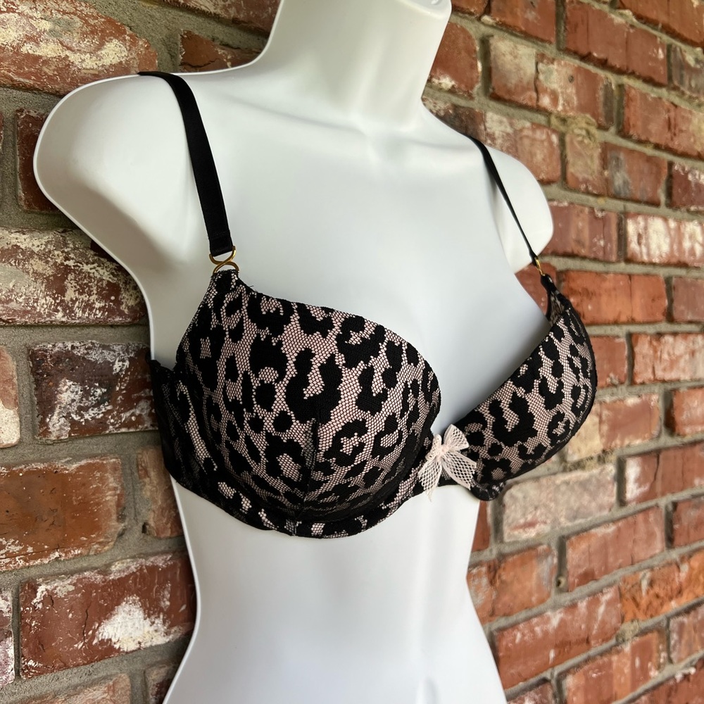 Victoria Secret very sexy padded demi animal print bra size 34D
